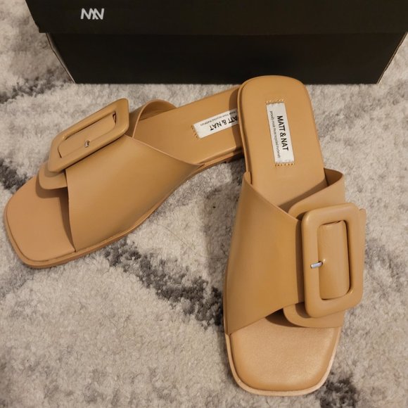 Matt and Nat Cyndie Vegan Flat Sandals - Picture 4 of 7